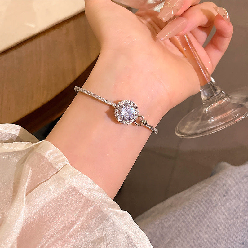 【Купете 1, вземете 1 безплатно】💎Гривната е изработена от висококачествено сребро 925S и е инкрустирана със скъпоценни камъни