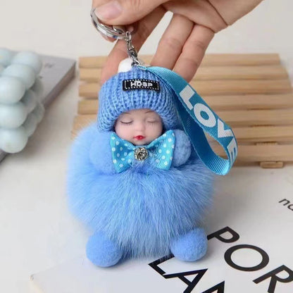 😴🧸🚗Купете 1 и вземете 1 безплатно🔥Висулка кола във формата на спяща кукла, ключодържател с анимационен герой и мотив на плюшена играчка.